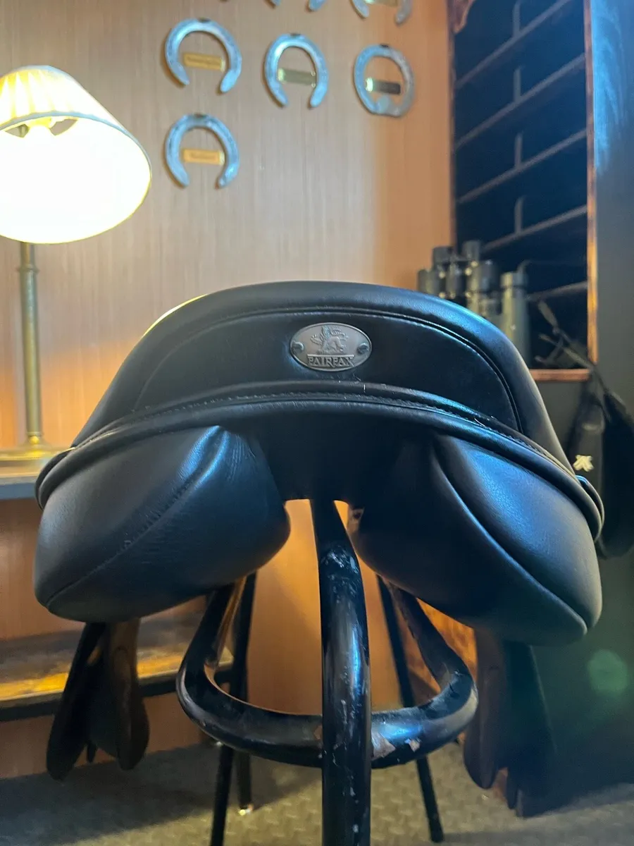 Fairfax classic monoflap jump saddle 17.5in - Image 4