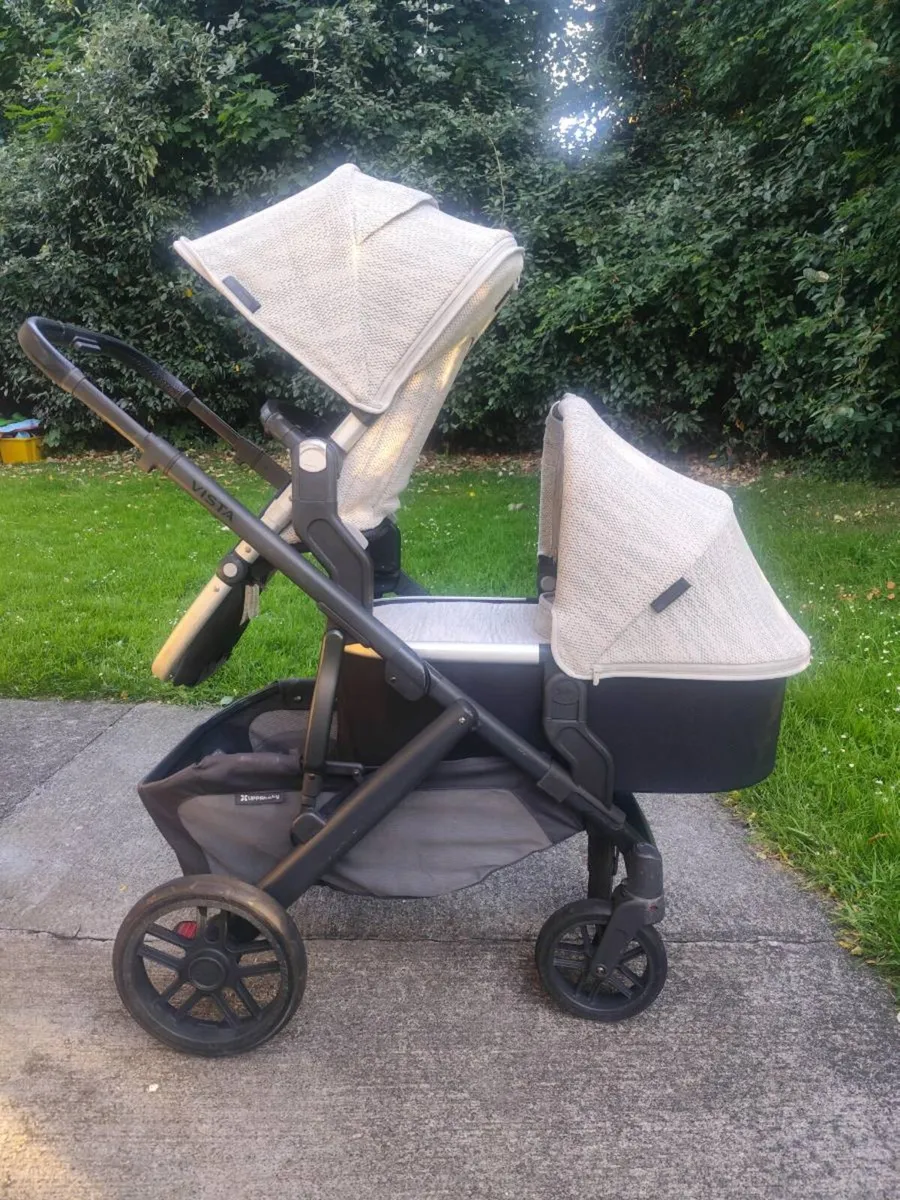 Uppababy vista V2 travel system - Image 2