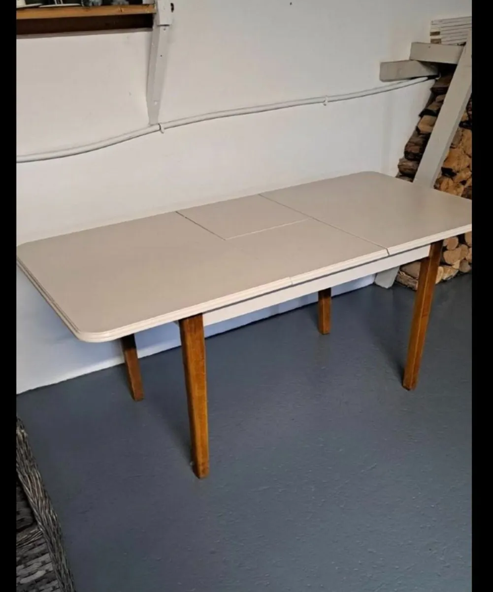 Dining table - Image 2