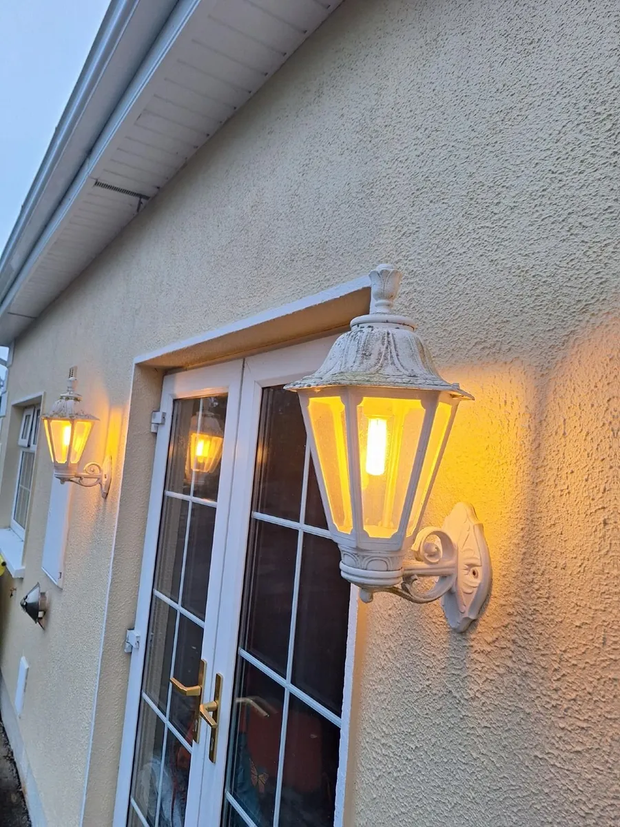 Outdoor wall lights - Image 2