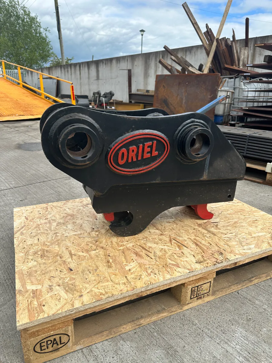 Oriel Mix-Match Quick Coupler JCB JS160 - Image 1