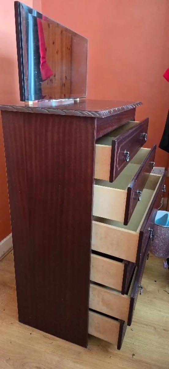 Chest of drawers - Image 1