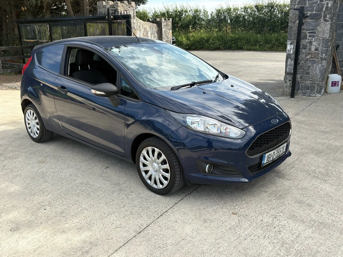 2016 ford fiesta van Doe5/27 immaculate LOWKMS - Image 1