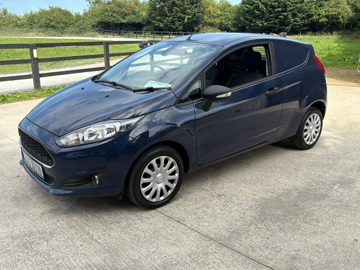 2016 ford fiesta van Doe5/27 immaculate LOWKMS - Image 2