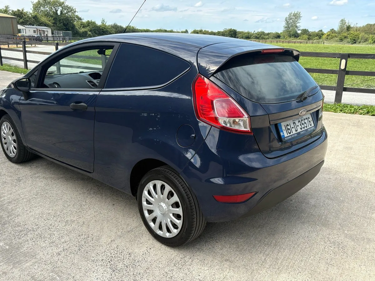 2016 ford fiesta van Doe5/27 immaculate LOWKMS - Image 3