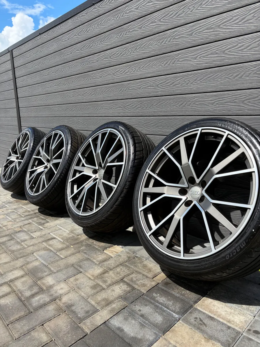 22” AUDI RSQ7 ALLOY WHEELS & TYRES - Image 1