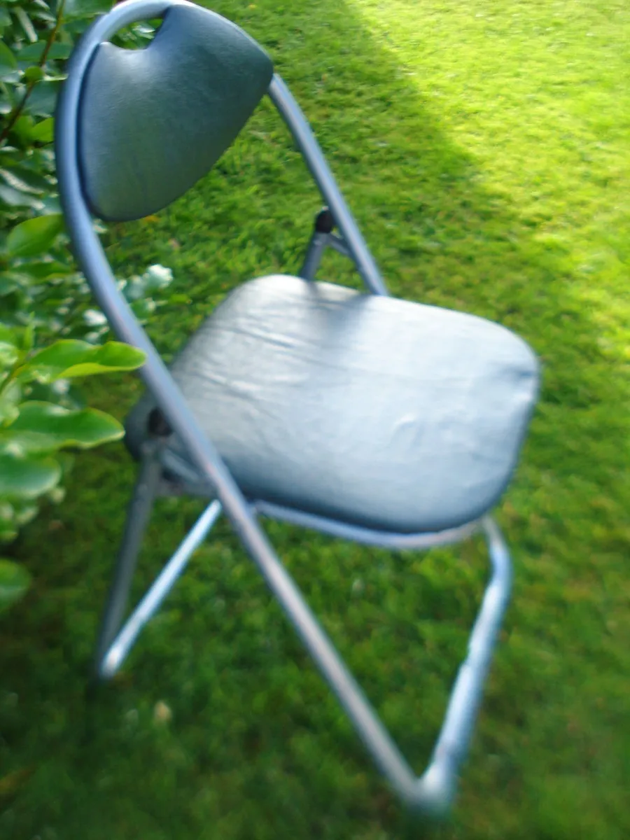 METAL FOLD UP CHAIR WITH REAL LEATHER  SEAT. - Image 1