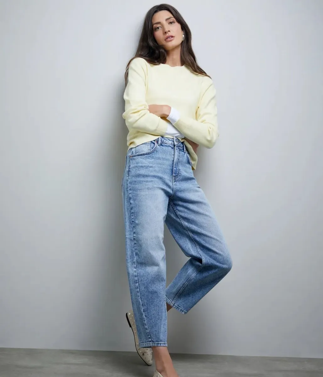 NEW Blue High Rise Barrel Jeans: Size 8