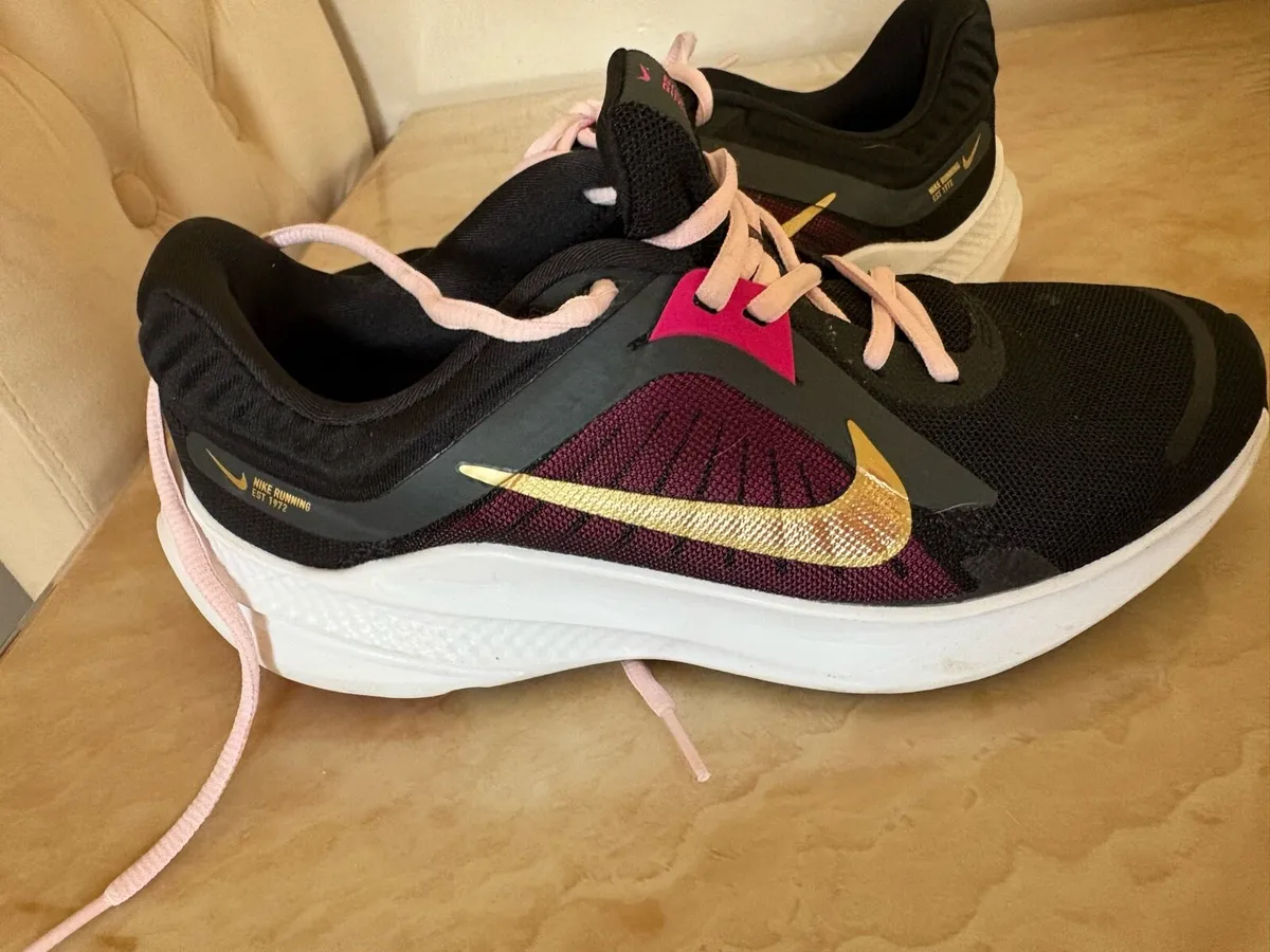 Nike runners size 4 and a half - Image 1