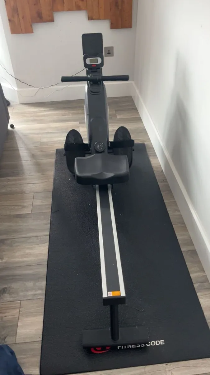 Rowing Machine - Image 3
