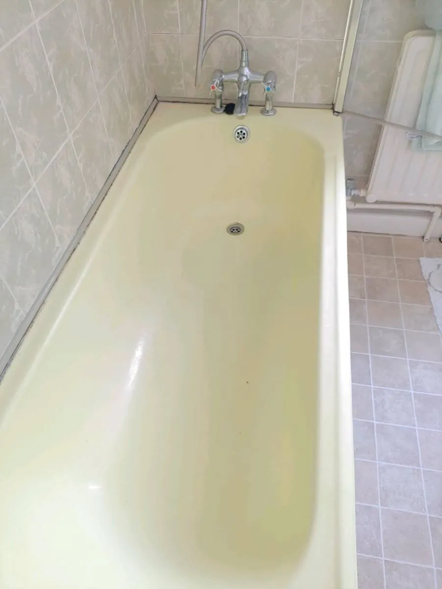 Cast iron bathroom suite - Image 3