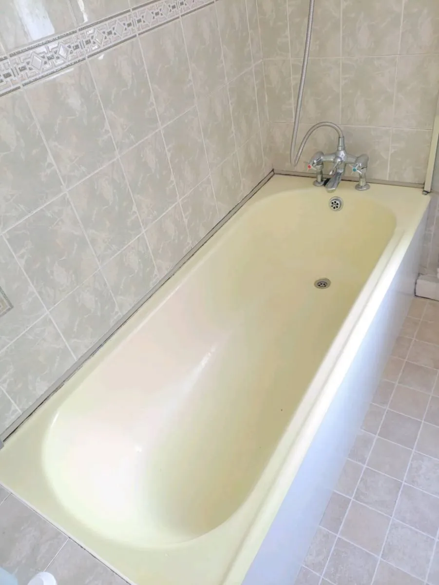 Cast iron bathroom suite - Image 4
