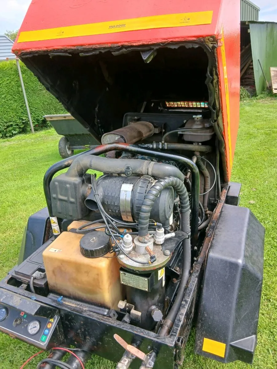Ingersoll rand  40/70 road compressor - Image 2