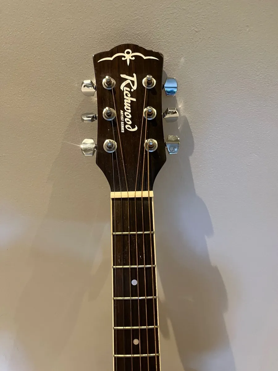 Guitar Left handed. - Image 4