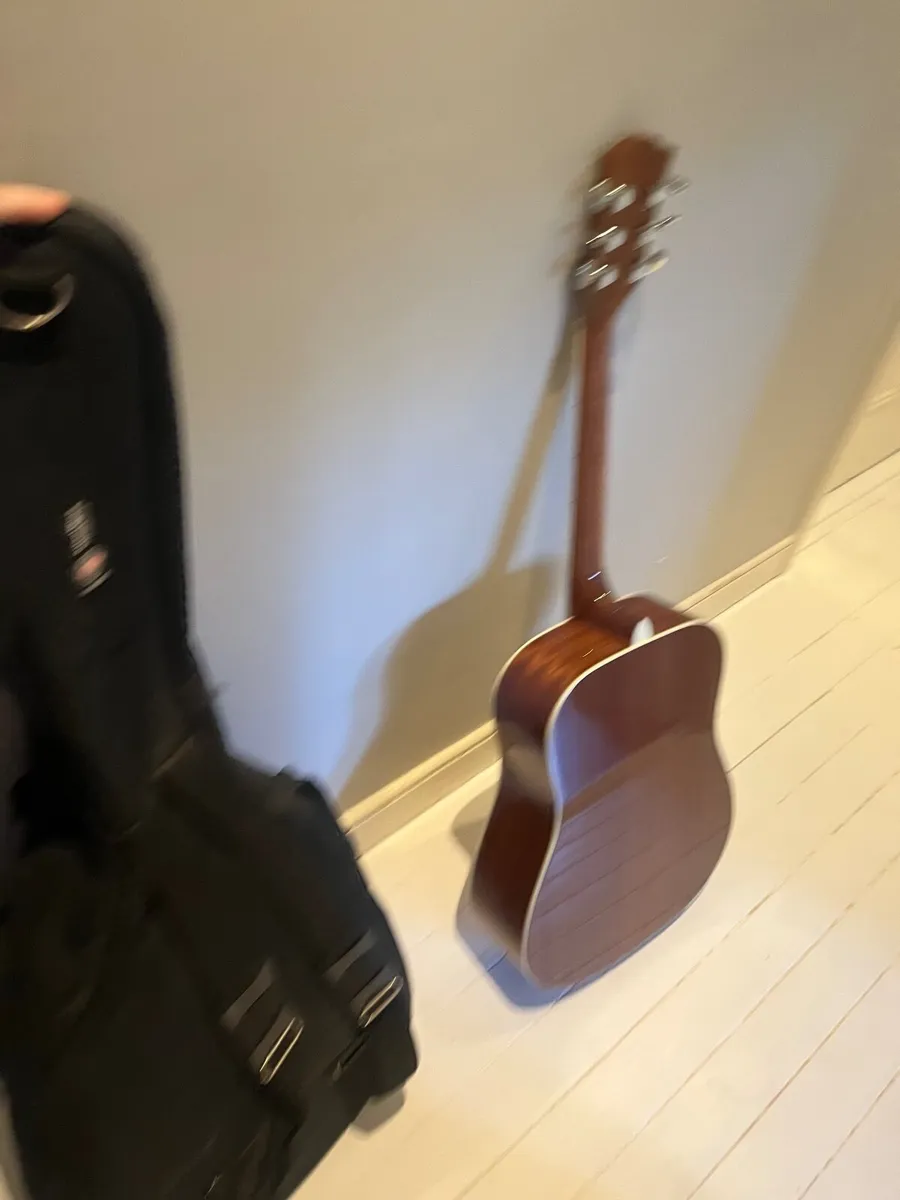 Guitar Left handed. - Image 3