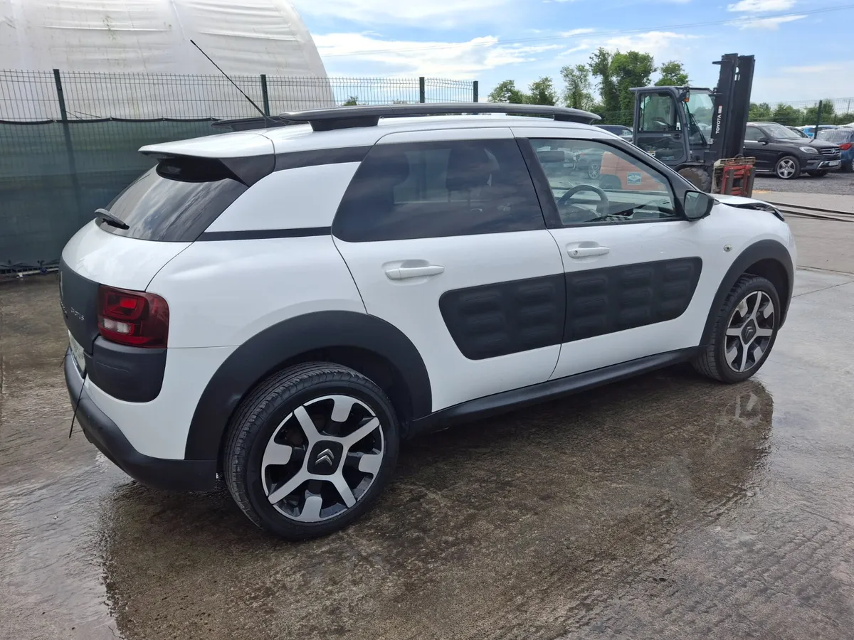 2016 Citroën C4 Cactus  Puretech  1.2 Petrol - Image 3