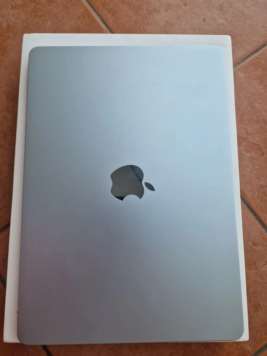 MacBook Air M4 (2025)  – Sky Blue - as new - Image 4