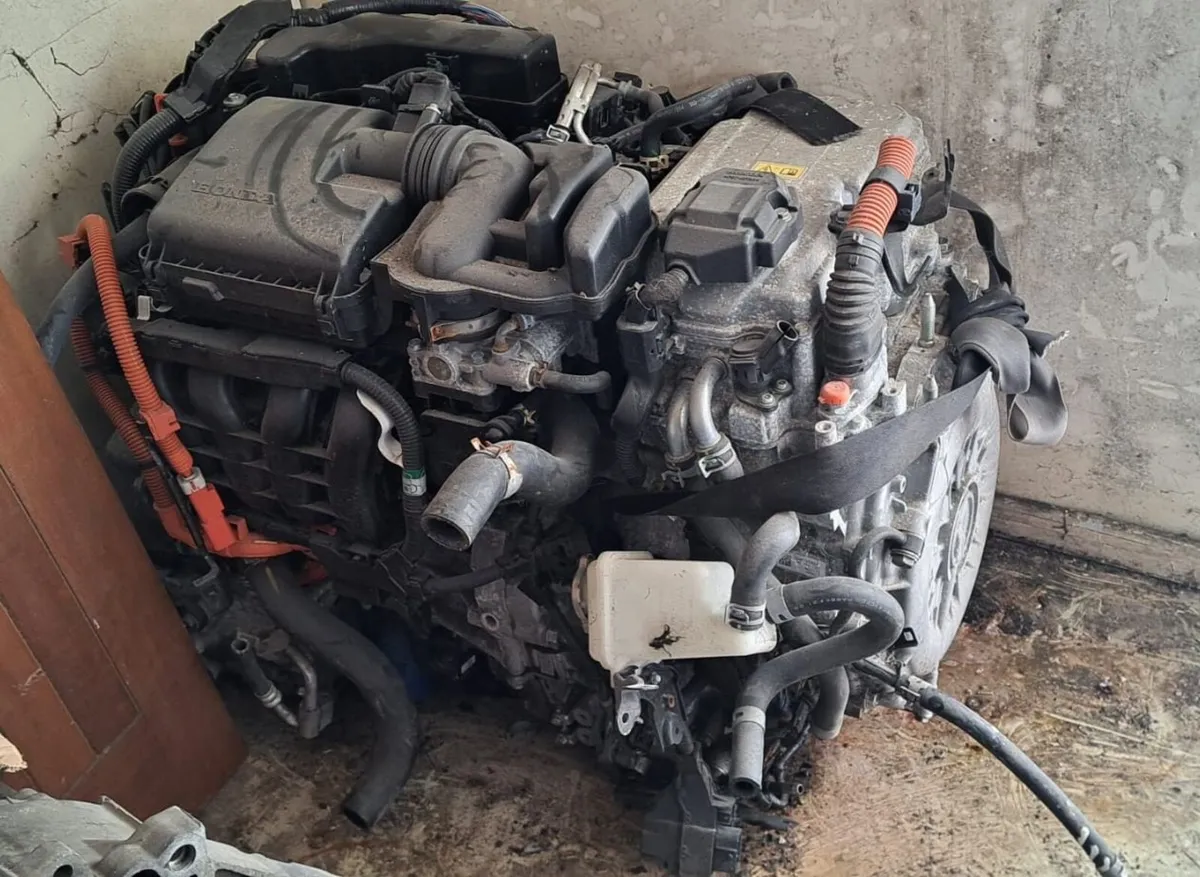 Car parts - Image 1