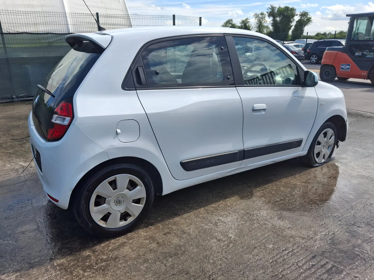 152 Renault twingo  1.0 Petrol - Image 3