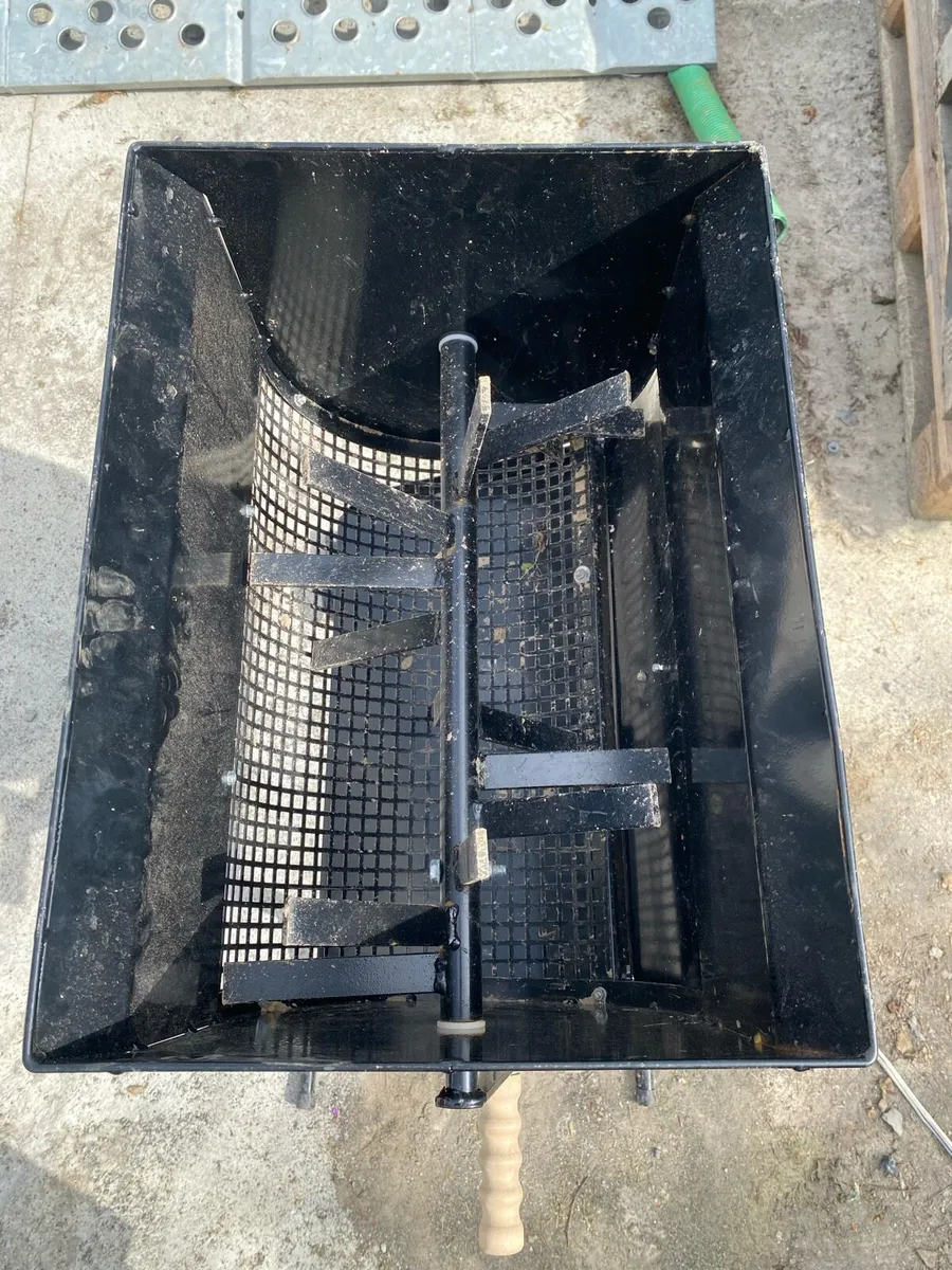 Manual soil sieve sifter - Image 3