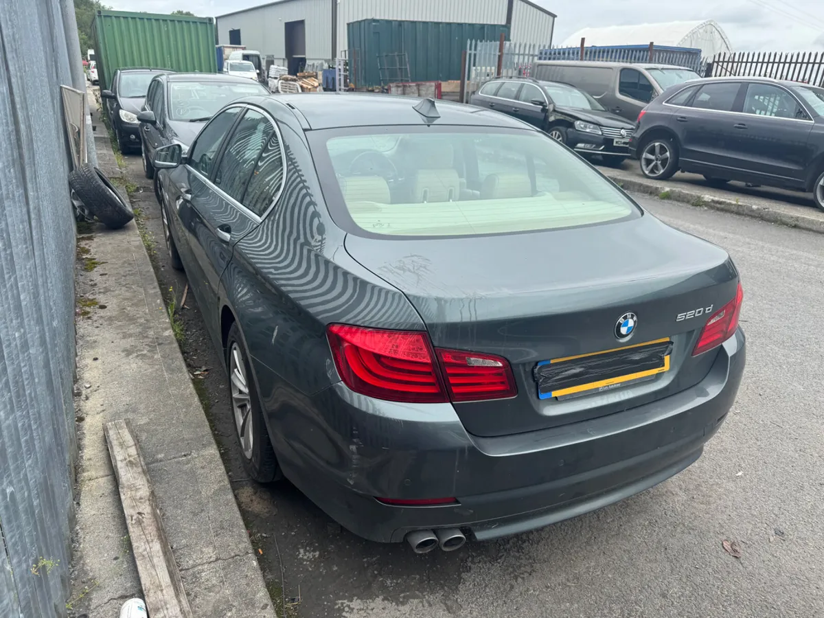 2013 BMW 520d BREAKING / PARTS - Image 3