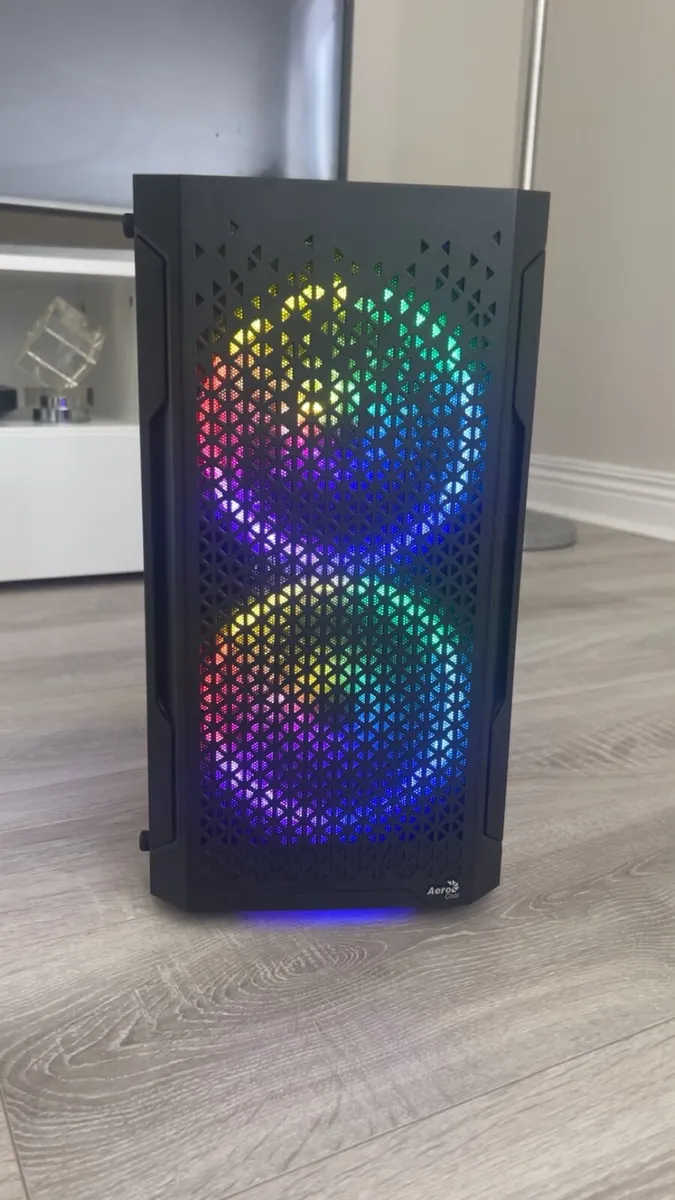 GAMING PC (READ DESCRIPTION) - Image 2