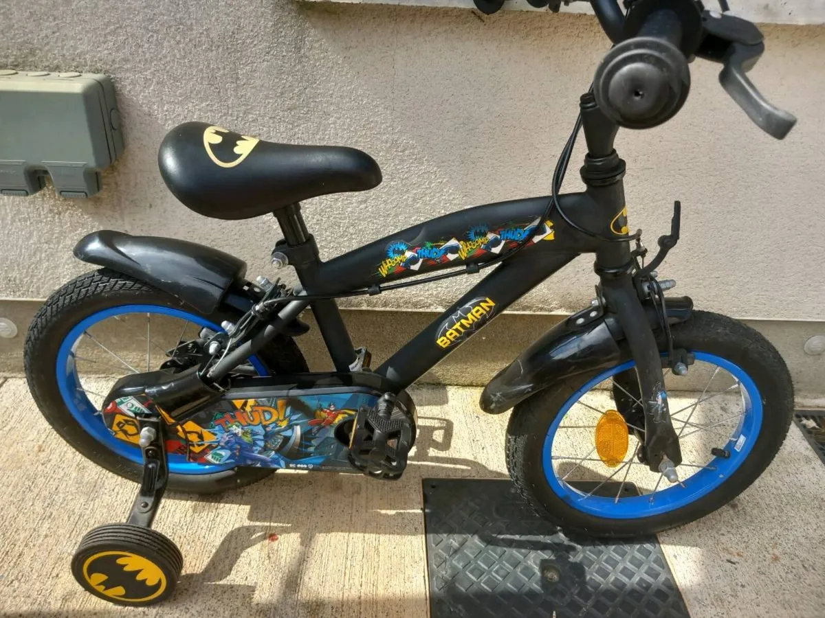 Kids batman bike size 14 inch wheels - Image 1