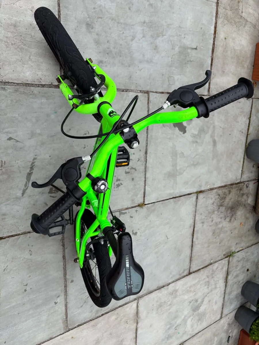 Muddyfox 16” Kids (4-6) Bike + Training Wheels - Image 1