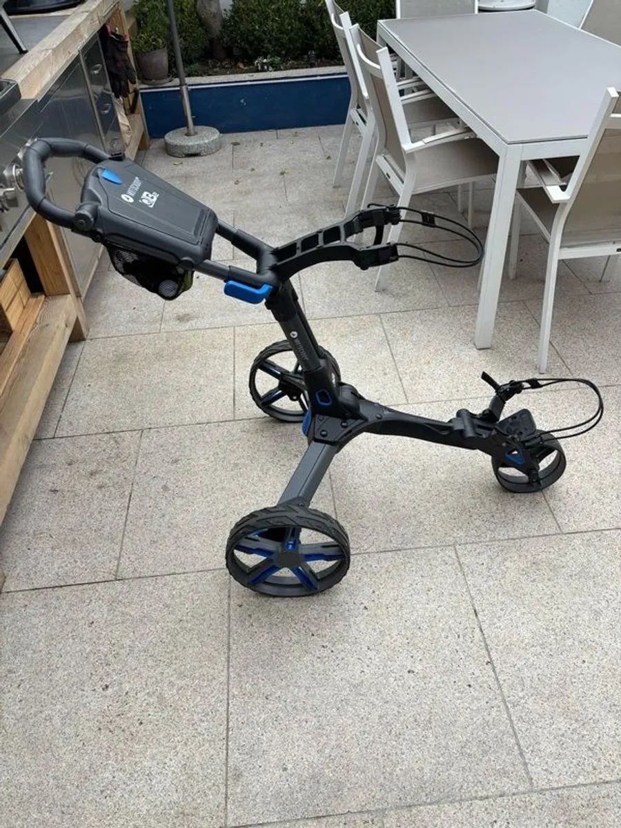 Motocaddy QB2 push trolley - Image 2