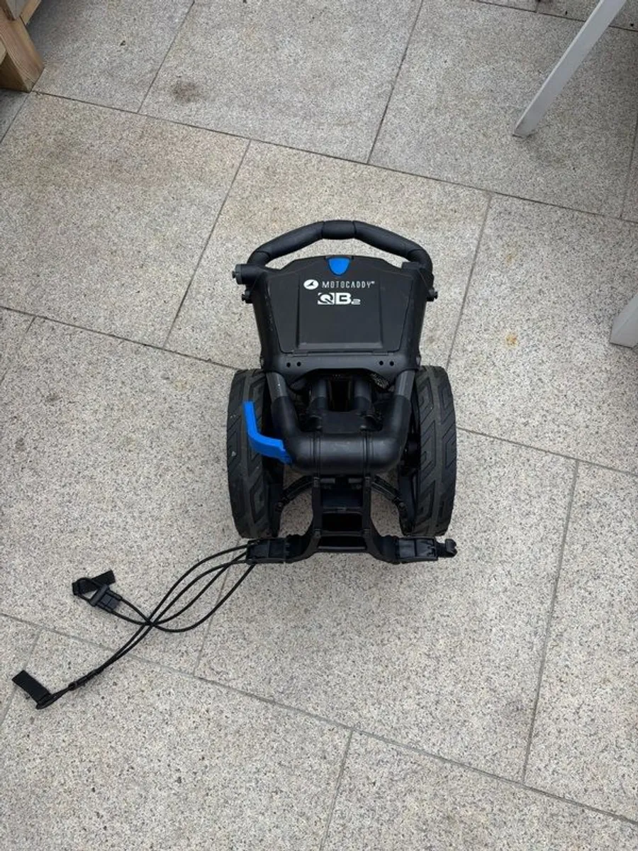 Motocaddy QB2 push trolley - Image 4