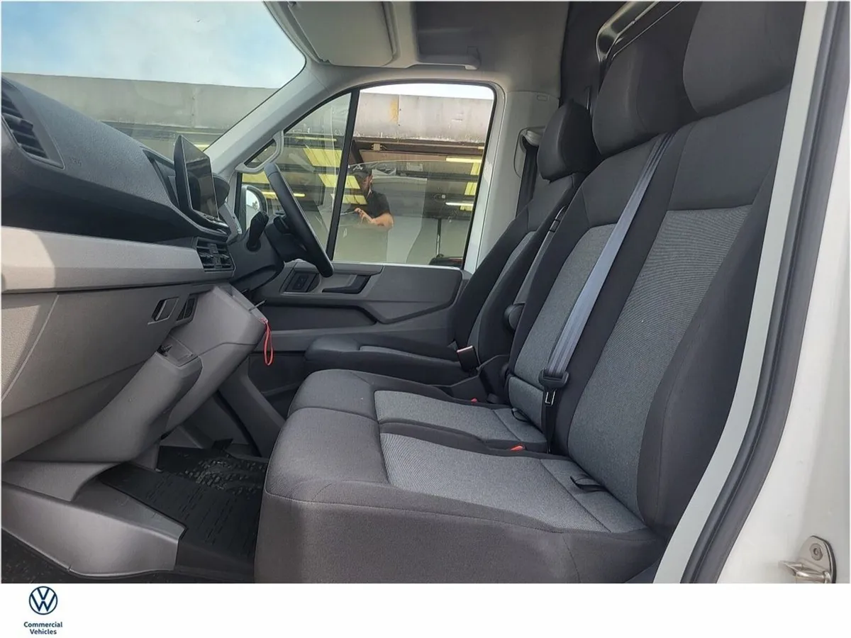 Volkswagen Crafter HL 35 MWB 2.0TDI 177BHP  AUTO A - Image 4