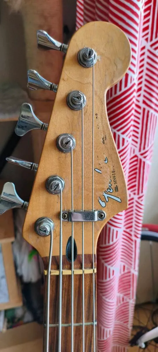 5 String Fender Jazz Bass - Image 3