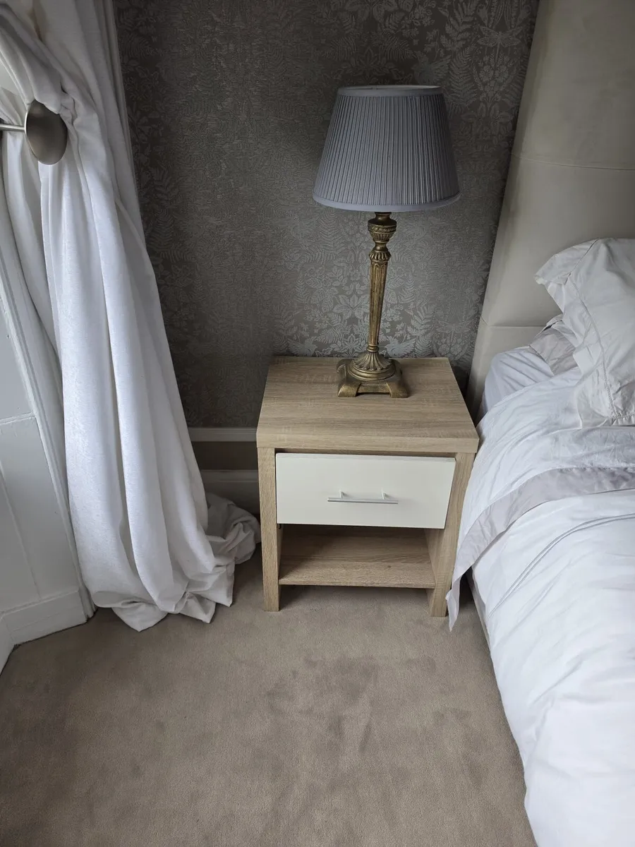 Bedside lockers x2 - Image 1