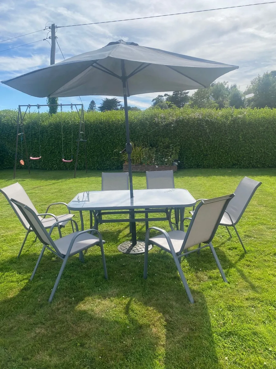 Large Glass Top Garden Table, 6 Chairs & Parasol - Image 2