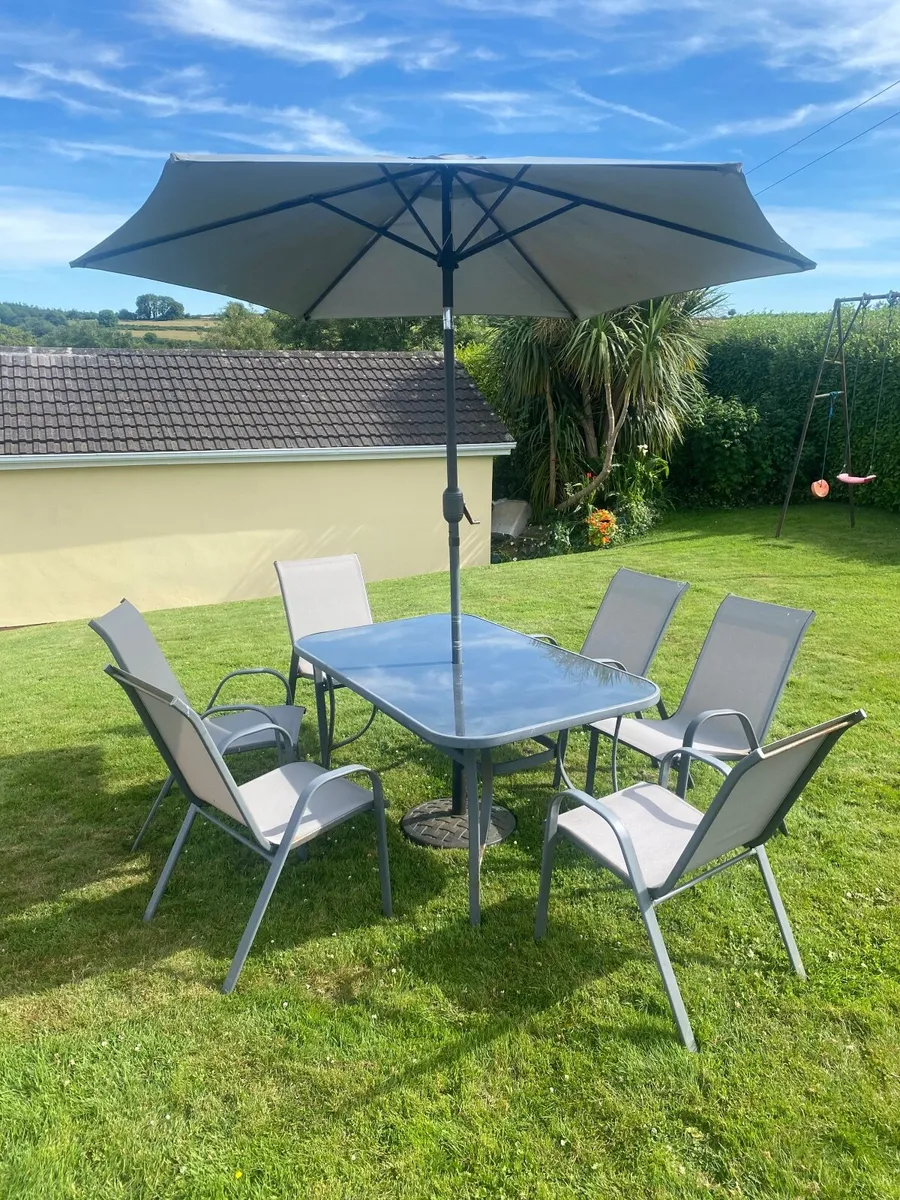 Large Glass Top Garden Table, 6 Chairs & Parasol - Image 3