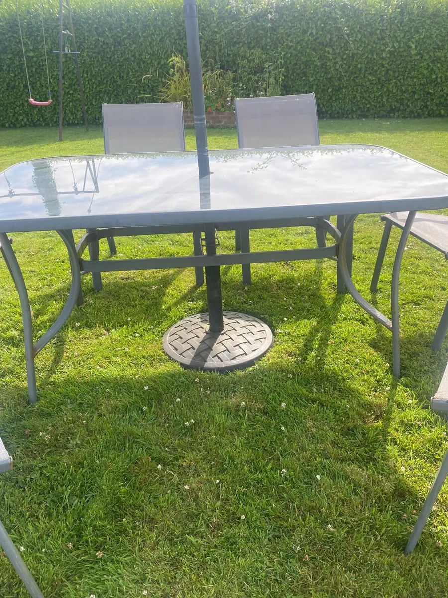 Large Glass Top Garden Table, 6 Chairs & Parasol - Image 4