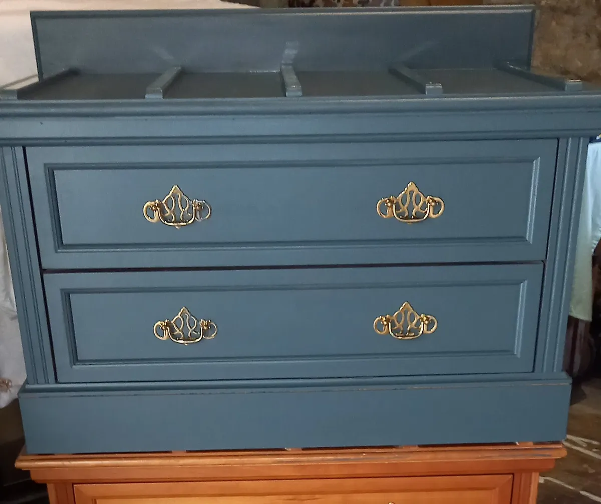 Chest of drawers with suitcase set diwn on top - Image 2