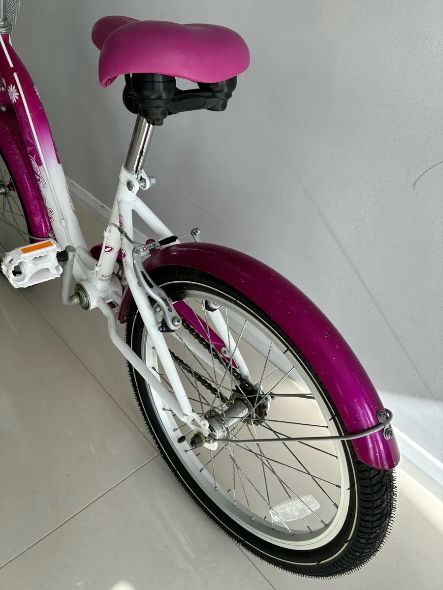 Girls bike 20 inch - Image 4