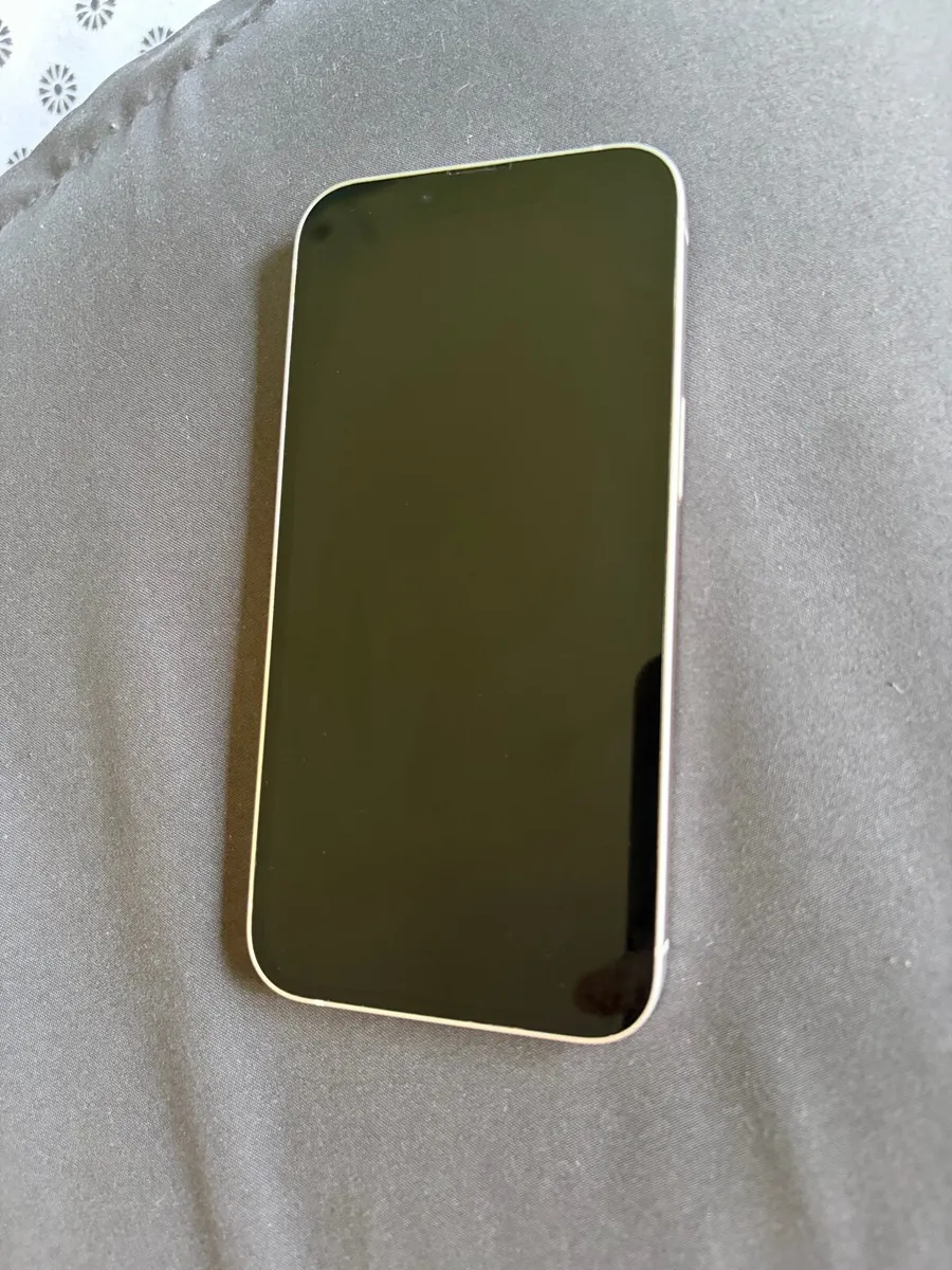 iPhone 13 WHITE - Image 3