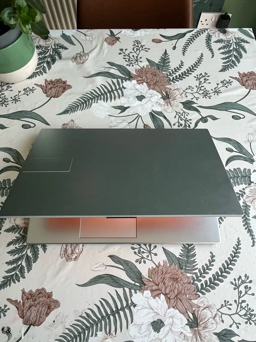 ASUS Vivobook Go 15 - Image 2