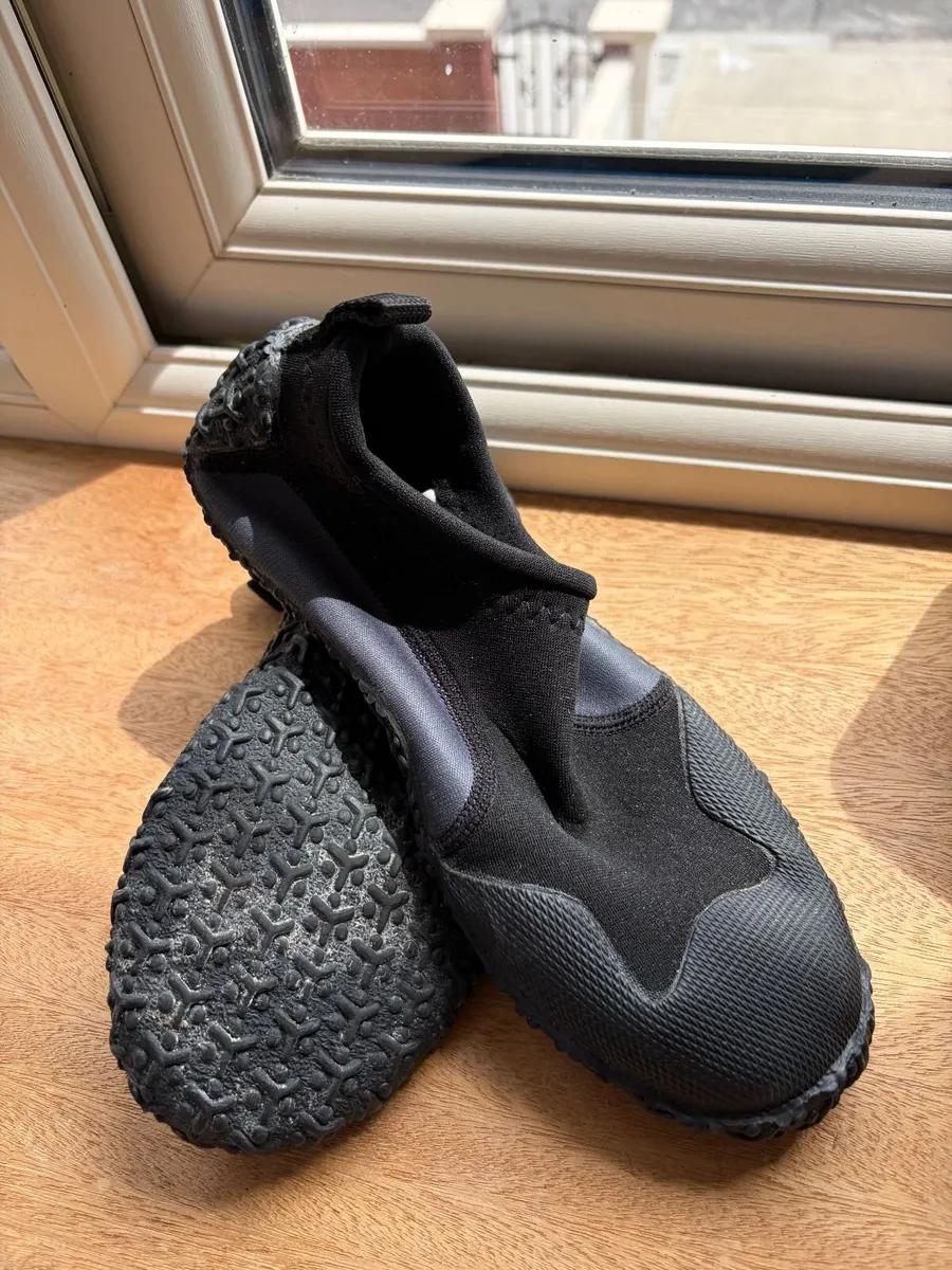 O'Neill Water Shoes Wetsuit Booties Size UK5 - Image 2