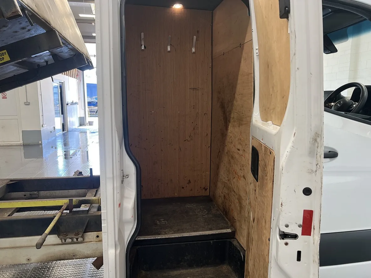 VB - 2020 Mercedes-Benz Sprinter Tipper Van - Image 3