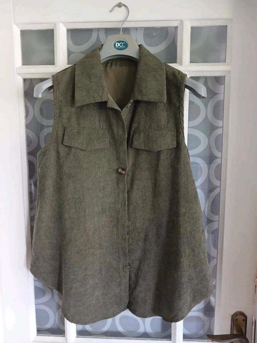 Maternity Gilet €5 - Image 2