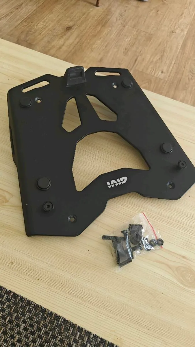 R1300gs wunderlich toolbox and Givi plate (vario) - Image 2