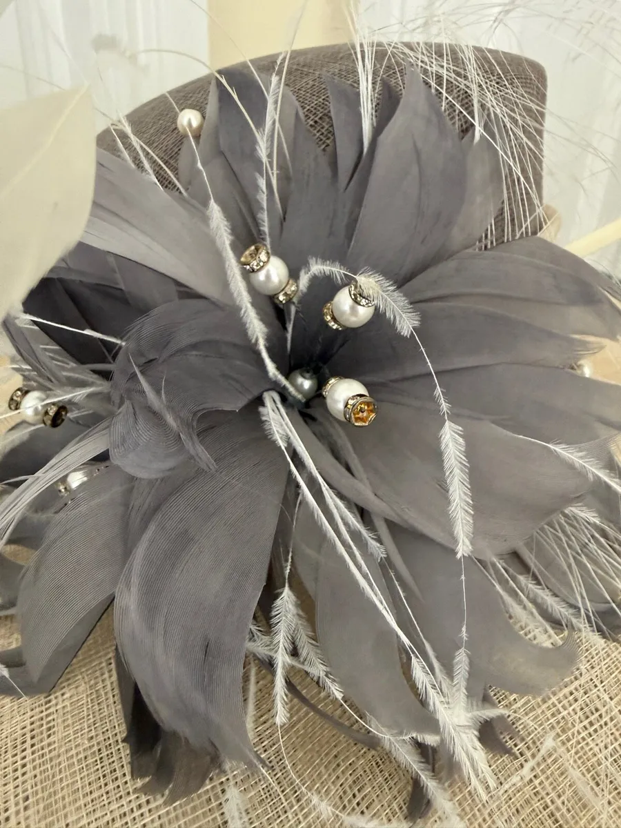 Occasion Hat Style Fascinator - Image 3