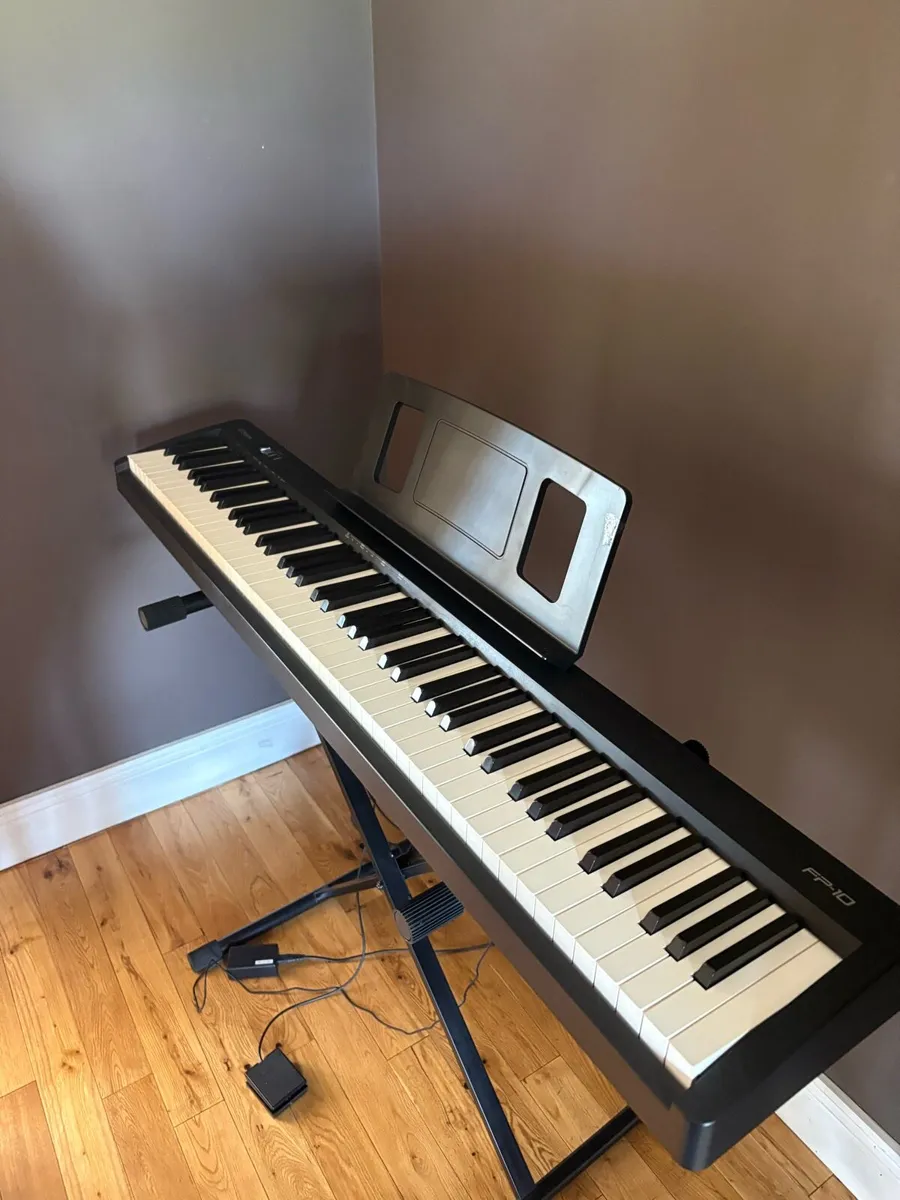 Digital piano - Image 1