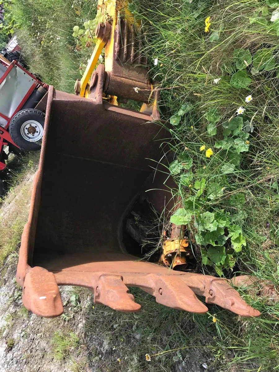 HEAVY DUTY ROCK BUCKET 80MM PIN - Image 2