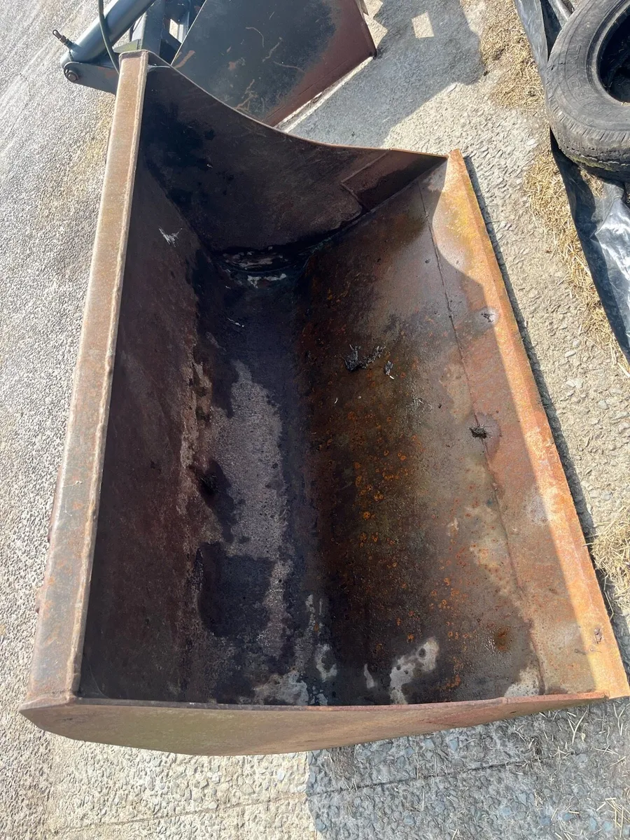 4ft bucket - Image 1