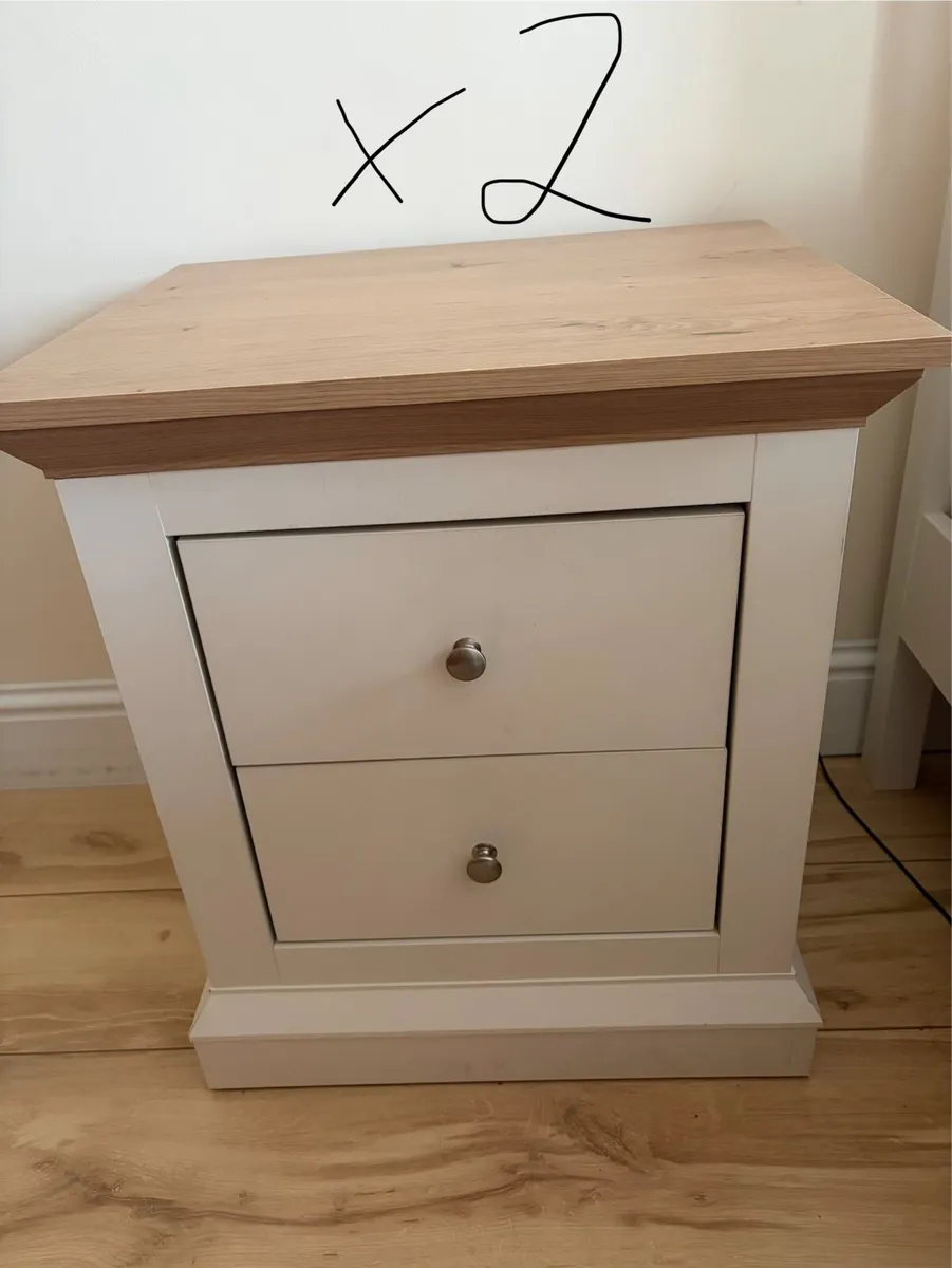 Bedside chest of drawers x2