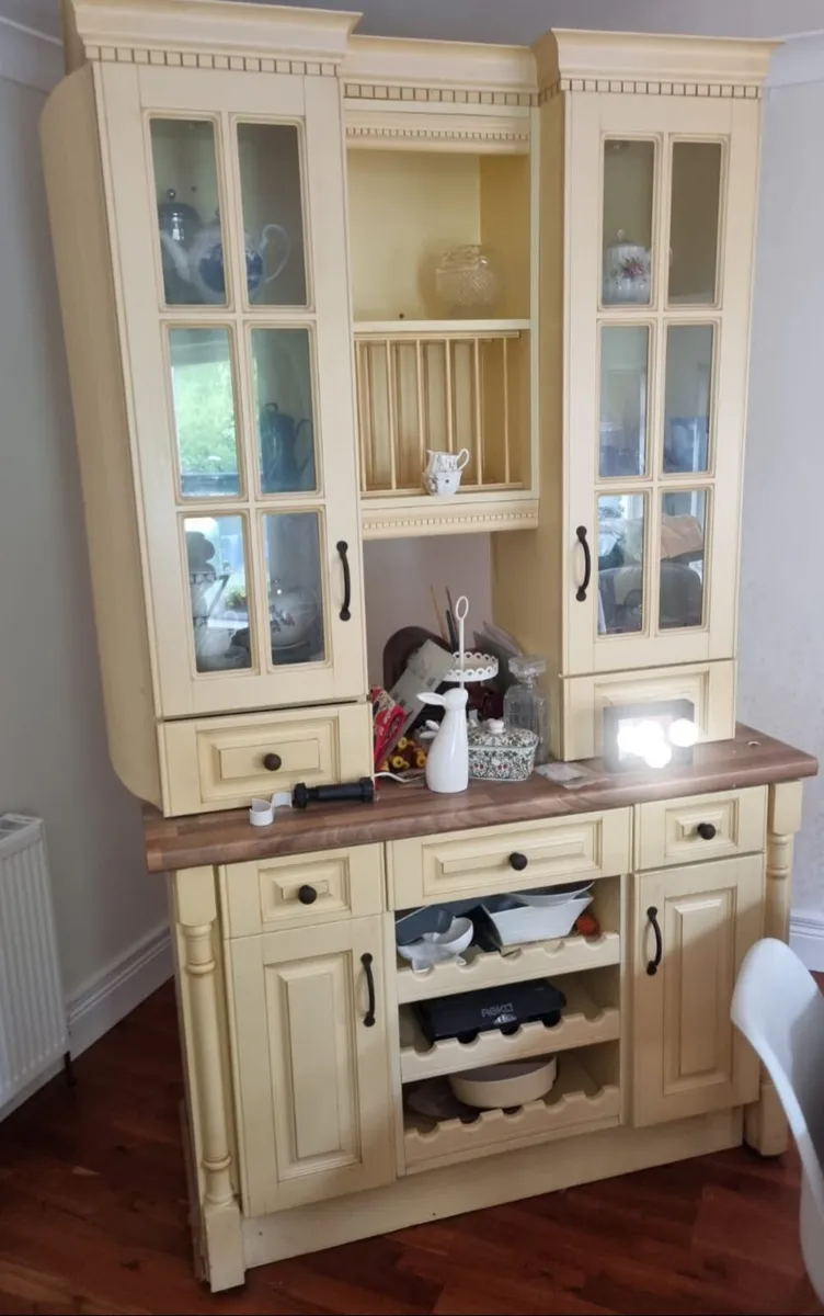 Large kitchen unit